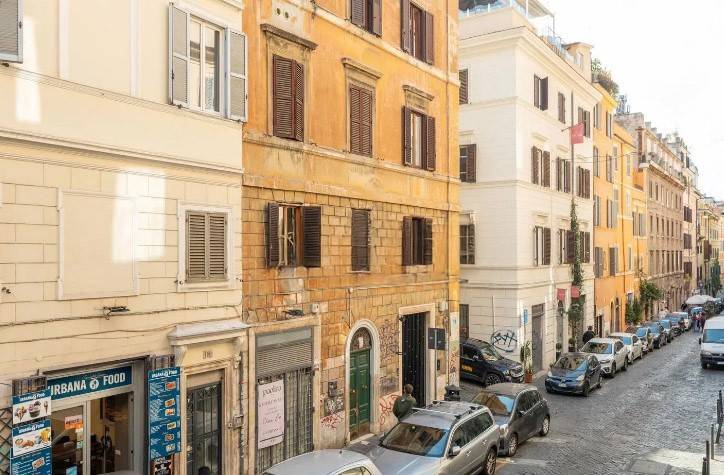appartamento in vendita a Roma in zona Rione Monti/Campitelli