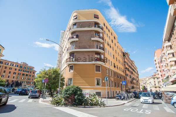 appartamento in vendita a Roma in zona Tuscolano