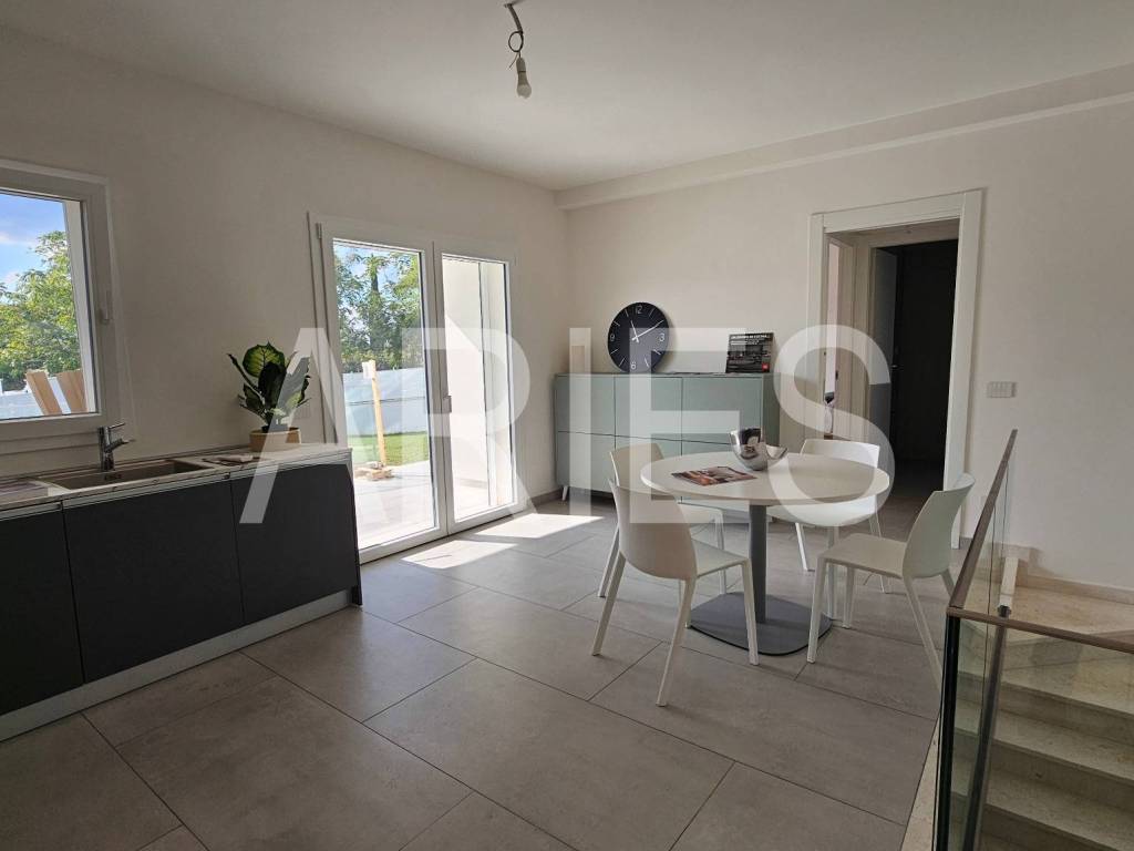 appartamento in vendita a Roma in zona Ostia