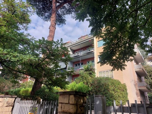 appartamento in vendita a Roma in zona Ardeatino