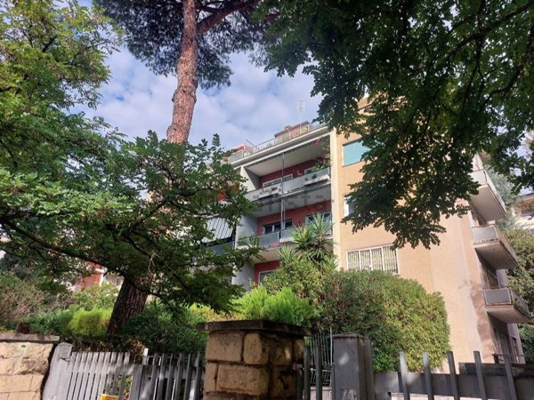 appartamento in vendita a Roma in zona Ardeatino