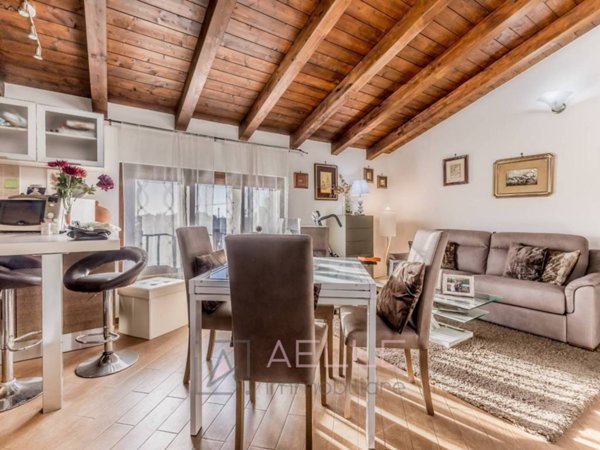appartamento in vendita a Roma in zona Acilia