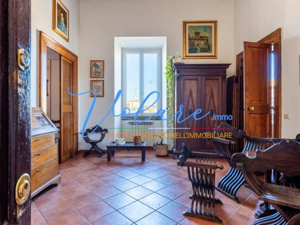 appartamento in vendita a Roma in zona Rione Regola