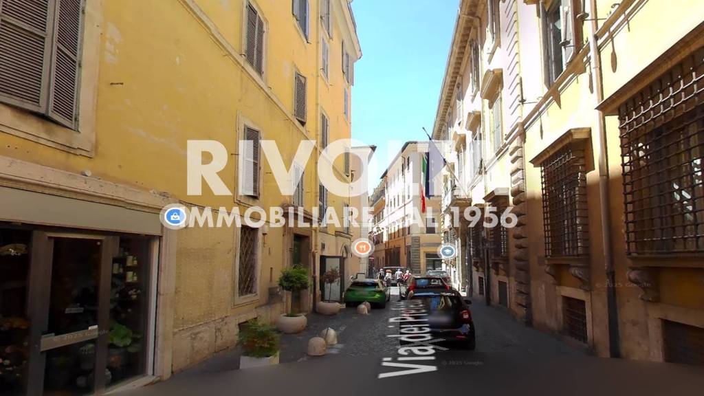 appartamento in vendita a Roma in zona Trevi-Colonna