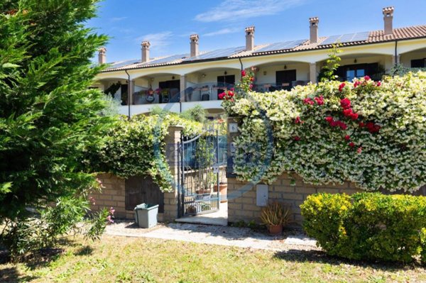 casa indipendente in vendita a Roma in zona Mezzocammino