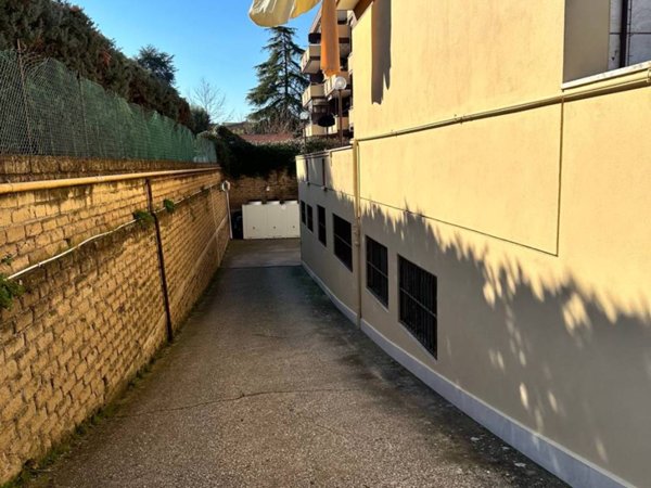 casa indipendente in vendita a Roma in zona Casal Morena