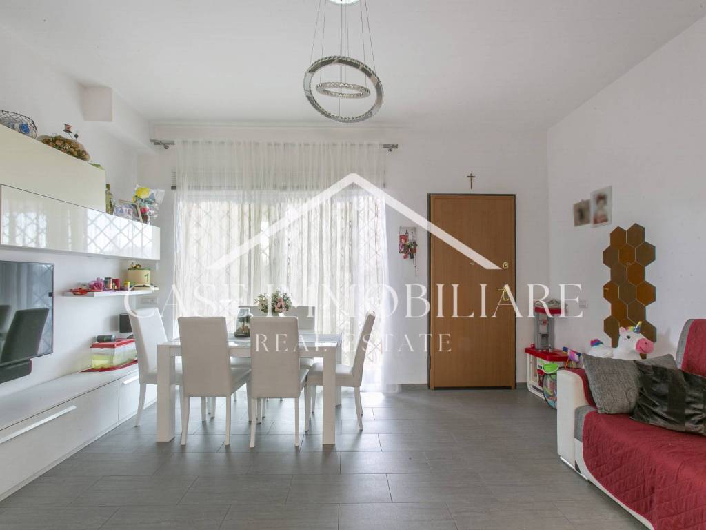 appartamento in vendita a Roma in zona Valle Muricana