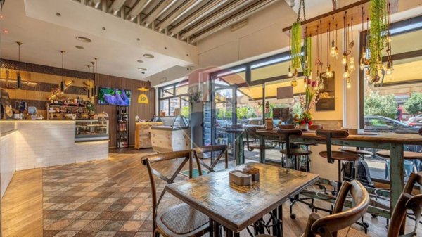 negozio in vendita a Roma in zona Prenestino-Centocelle