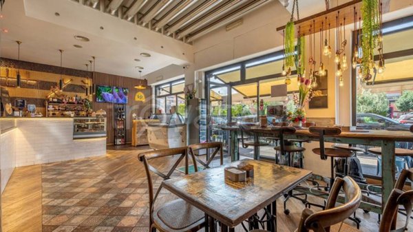 negozio in vendita a Roma in zona Prenestino-Centocelle