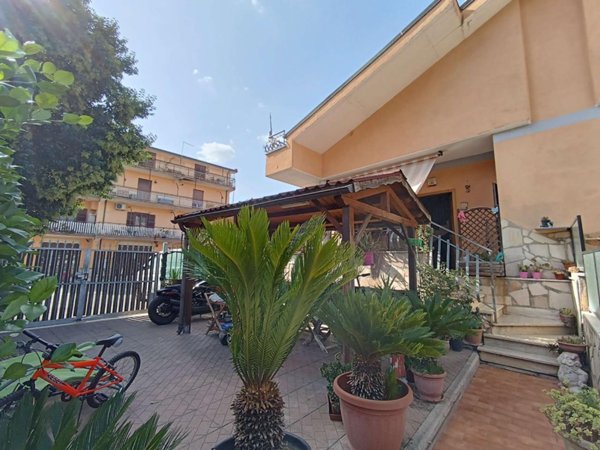 casa indipendente in vendita a Roma in zona Giardini di Corcolle