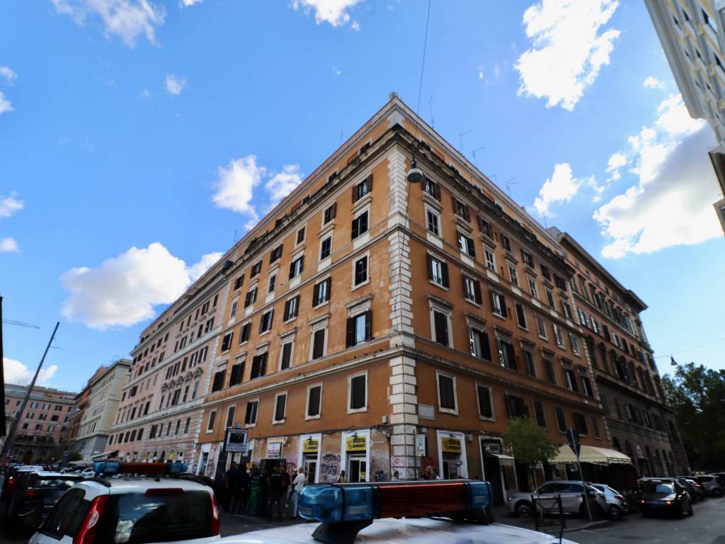 appartamento in vendita a Roma in zona Castro Pretorio