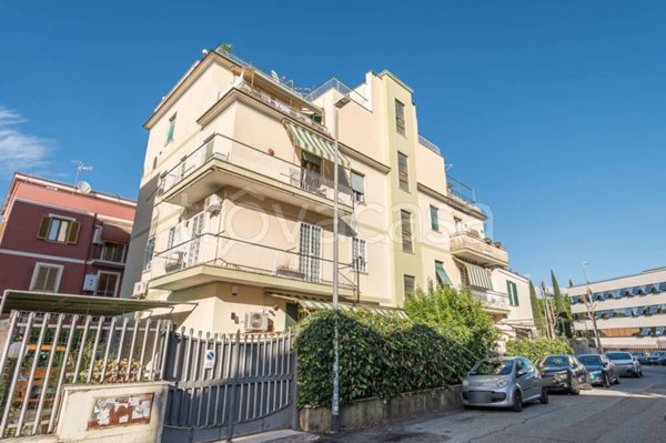 appartamento in vendita a Roma in zona Ponte Mammolo