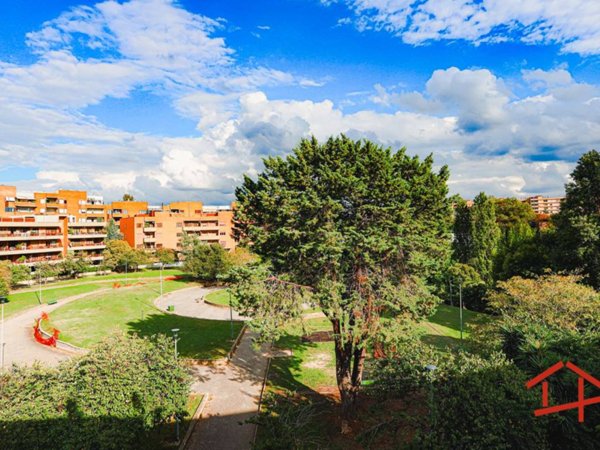 appartamento in vendita a Roma in zona Tor de' Cenci
