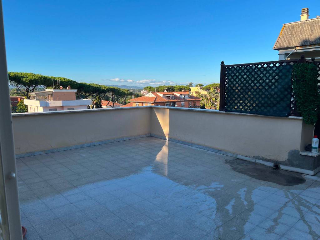 appartamento in vendita a Roma in zona Grottarossa