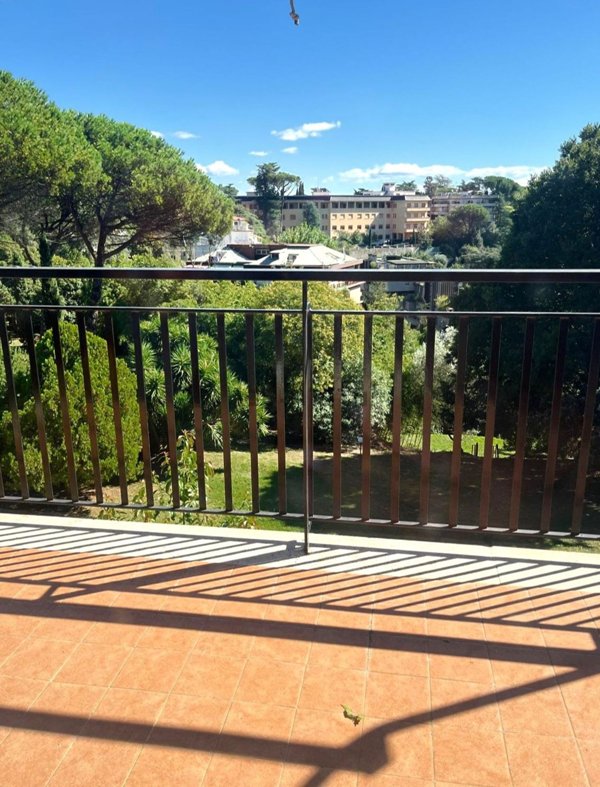 appartamento in vendita a Roma in zona Tomba di Nerone