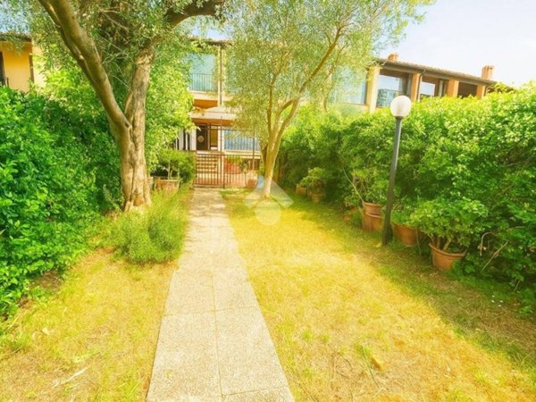 casa indipendente in vendita a Roma in zona Casalotti