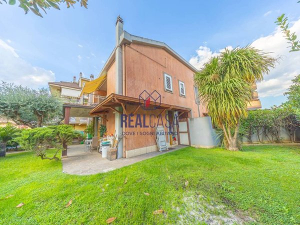 casa indipendente in vendita a Roma in zona Tor Vergata/Torrenova