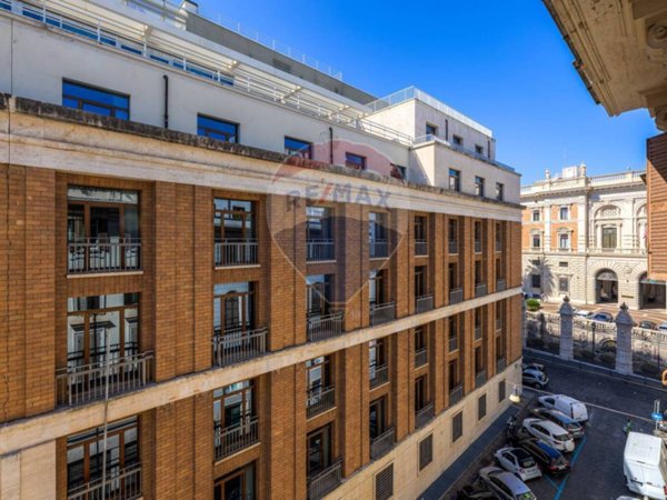ufficio in vendita a Roma in zona Ludovisi/Sallustiano