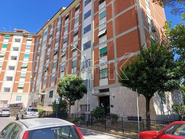 appartamento in vendita a Roma in zona Torre Spaccata