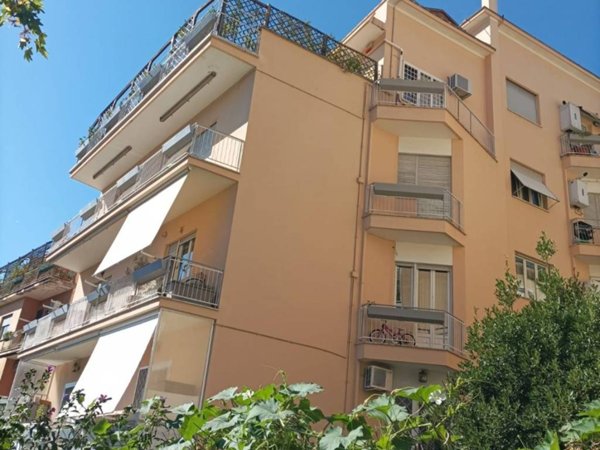appartamento in vendita a Roma in zona Gianicolense