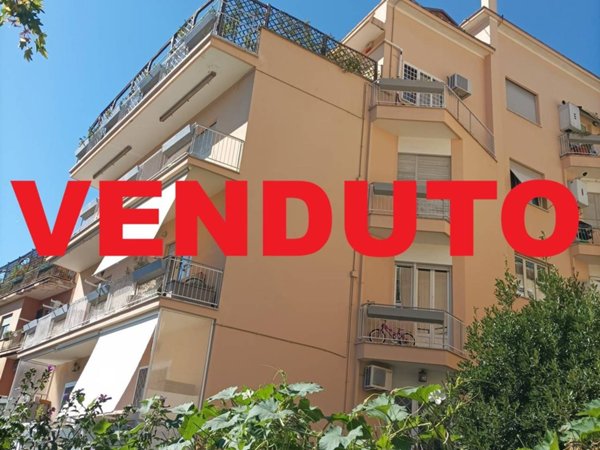 appartamento in vendita a Roma in zona Gianicolense