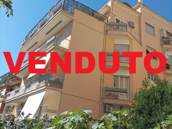 appartamento in vendita a Roma in zona Gianicolense