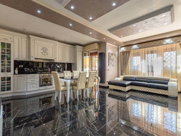 appartamento in vendita a Roma in zona Castelverde