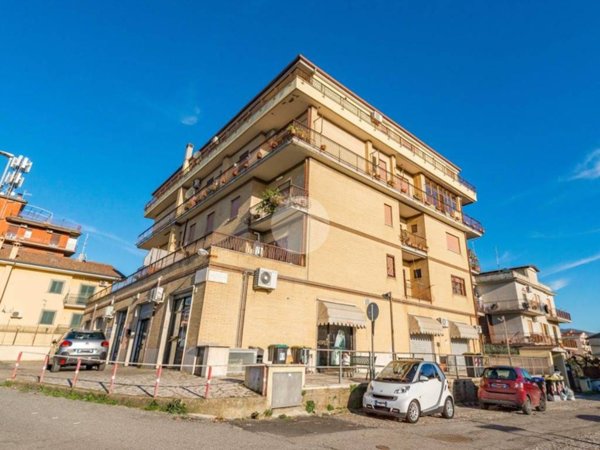 appartamento in vendita a Roma in zona Borghesiana