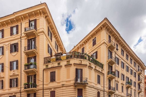 appartamento in vendita a Roma in zona Della Vittoria