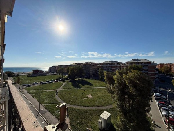 appartamento in vendita a Roma in zona Ostia Antica