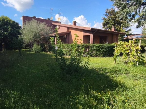 casa indipendente in vendita a Roma in zona Casal Morena