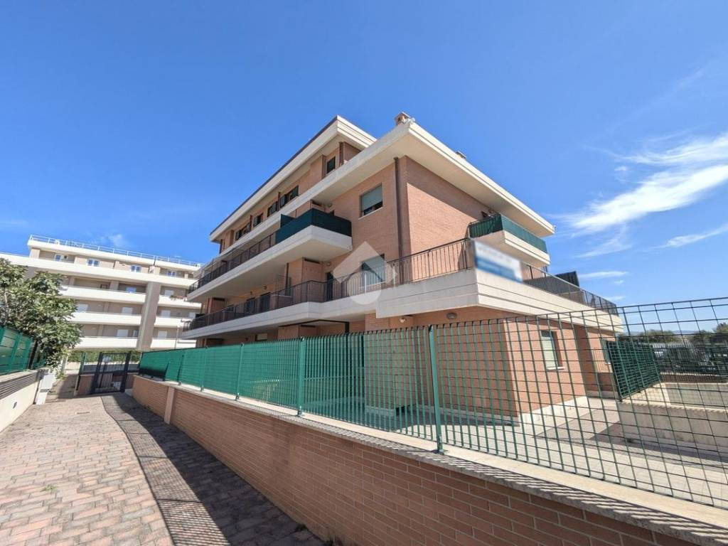 appartamento in vendita a Roma in zona Osteria del Curato