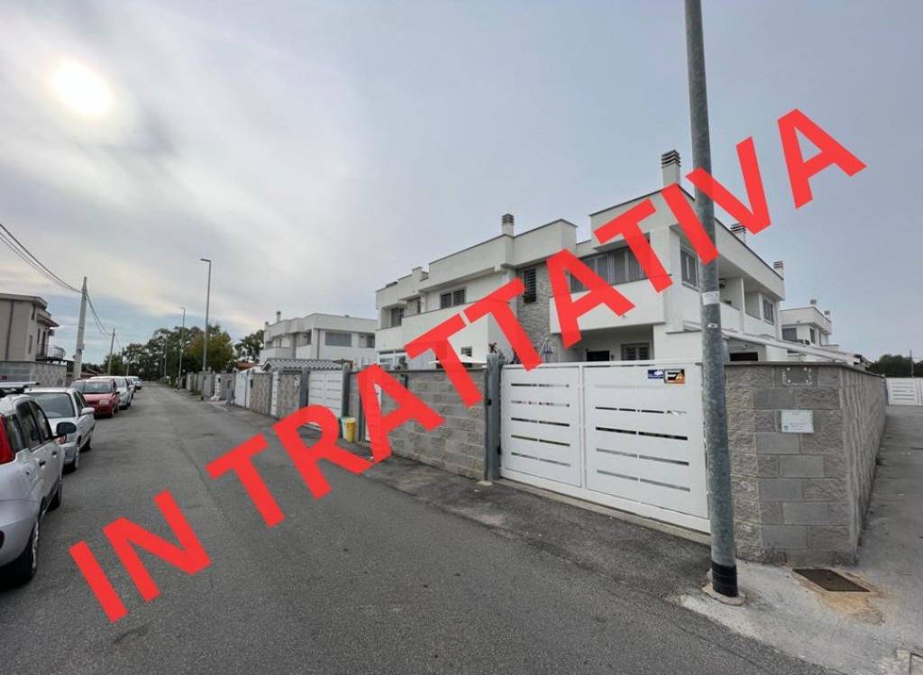 casa indipendente in vendita a Roma in zona Piana del Sole