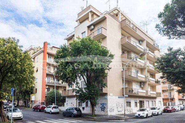 appartamento in vendita a Roma in zona Appio Latino