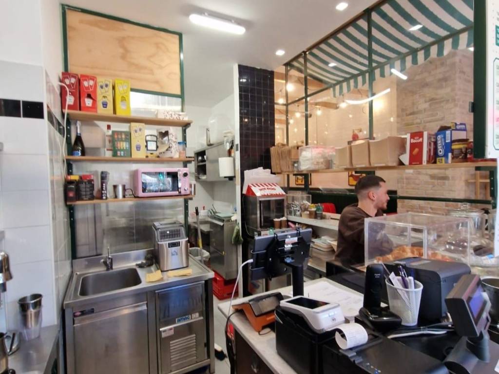 negozio in vendita a Roma in zona Rione Borgo