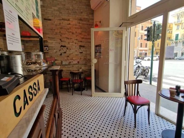 negozio in vendita a Roma in zona Rione Borgo