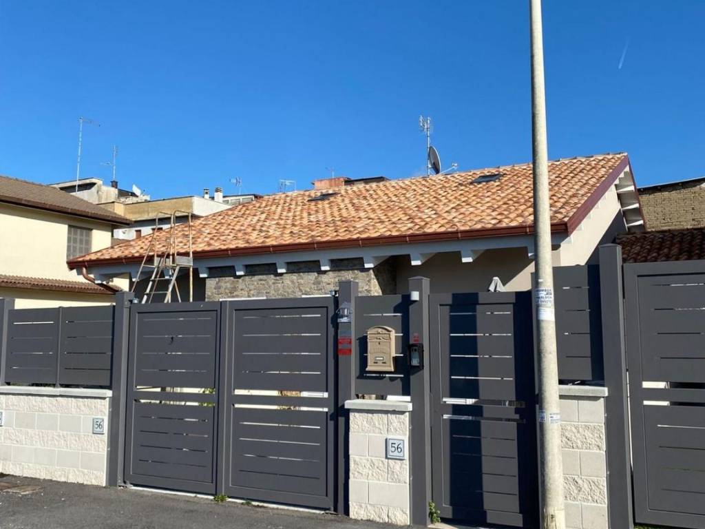 casa indipendente in vendita a Roma in zona Casal Morena