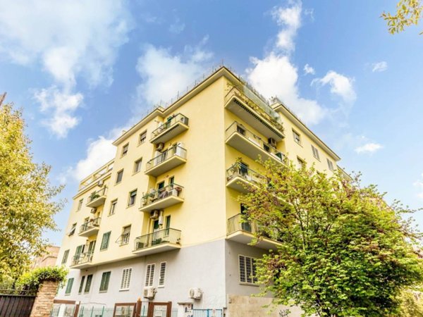 appartamento in vendita a Roma in zona Appio Latino