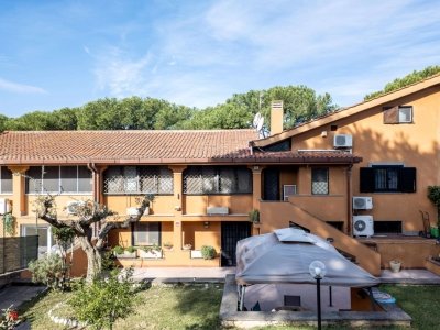 casa indipendente in vendita a Roma