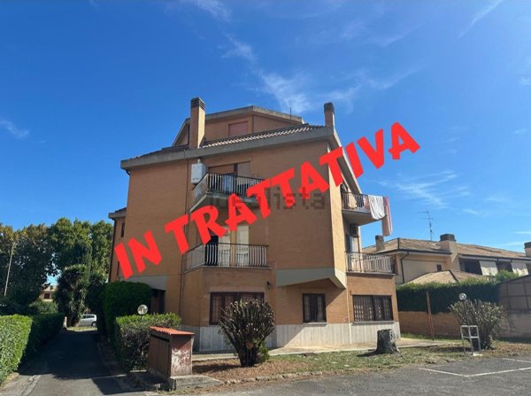 appartamento in vendita a Roma in zona Osteria del Curato