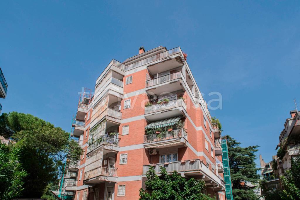 appartamento in vendita a Roma in zona Tor di Quinto