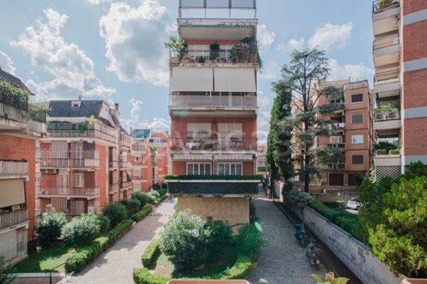 appartamento in vendita a Roma in zona Tor di Quinto