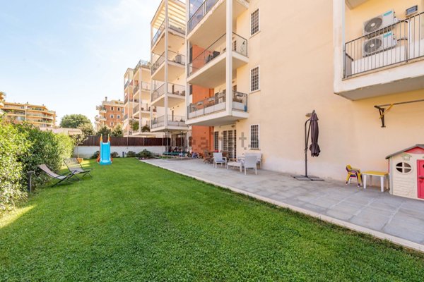 appartamento in vendita a Roma in zona Mezzocammino