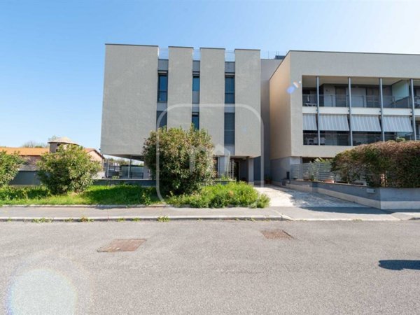 appartamento in vendita a Roma in zona Tor Cervara