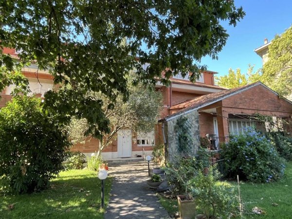 casa indipendente in vendita a Roma in zona Isola Farnese