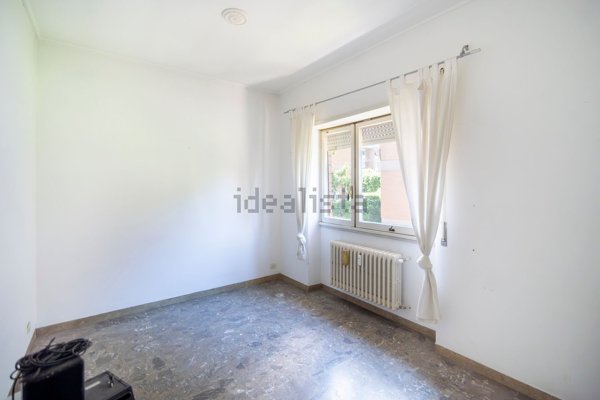 appartamento in vendita a Roma in zona Tomba di Nerone