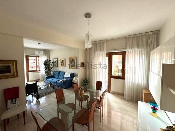 appartamento in vendita a Roma in zona Appio Pignatelli