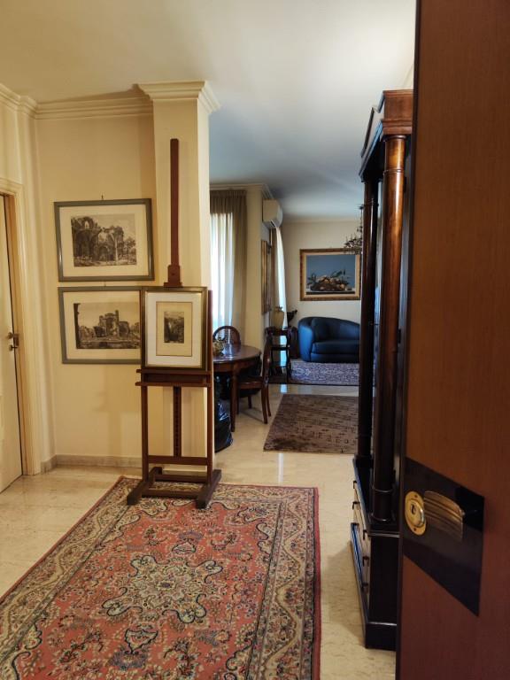 appartamento in vendita a Roma in zona Trastevere