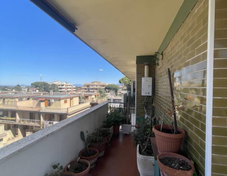 appartamento in vendita a Roma in zona Casal Morena