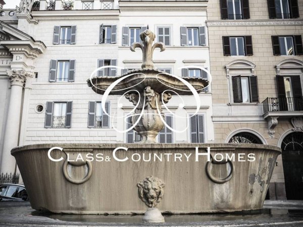 negozio in vendita a Roma in zona Rione Regola